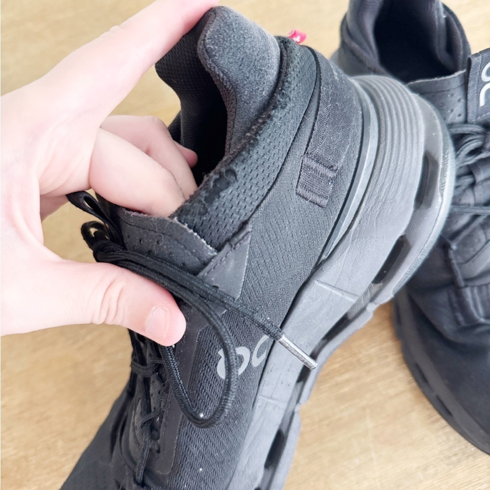 On Running Cloud Black Athletic Sneakers mens 7.5 - Picture 3 of 7
